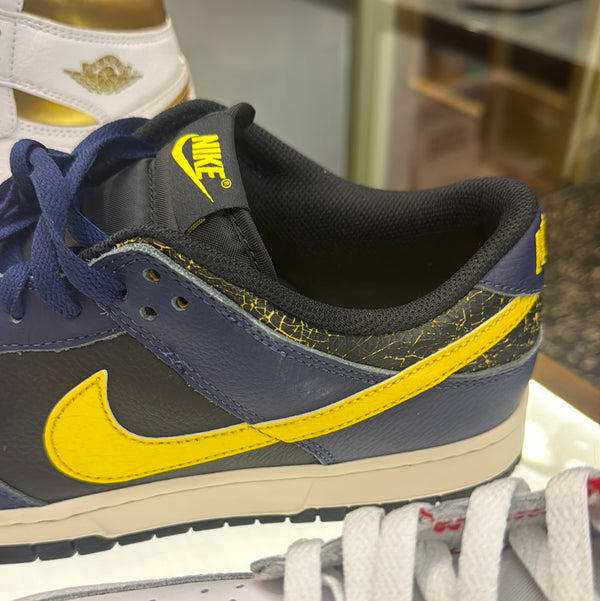 Nike Dunks Low Black / Navy / Yellow Mens Size 11