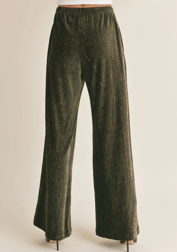 Sadie & Sage Loreliai Velvet Pant- Olive
