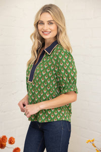 Piping Detailed Collar Retro Inspired Printed Knit Top