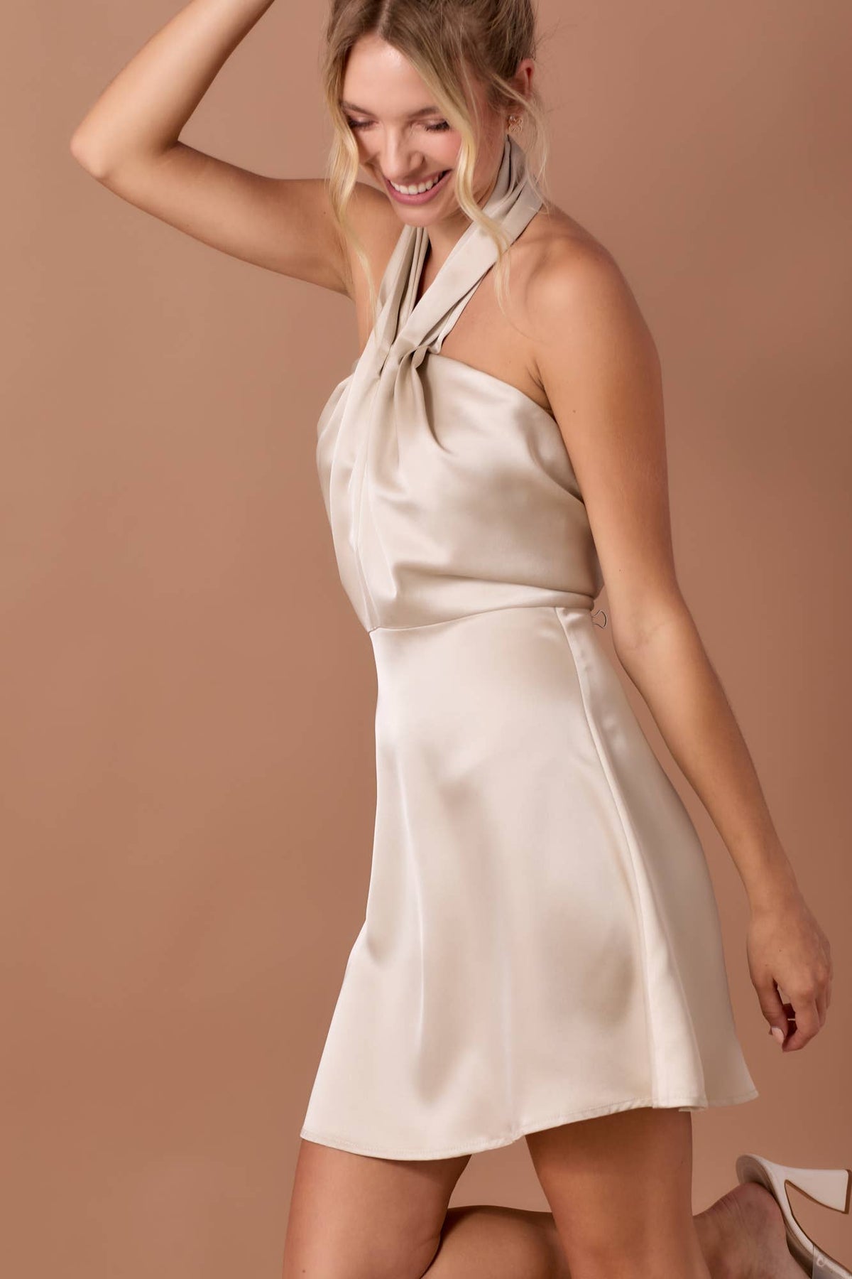 Pleated Detailed Halter Neck Mini Dress