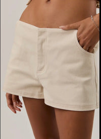 Mid Rise Contrast Stitch Shorts
