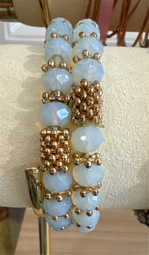 ALD light blue stone w gold beads stretch bracelet