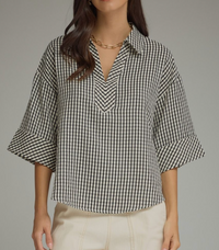 Gingham 3/4 Sleeve Top V-neck Collar Detail.