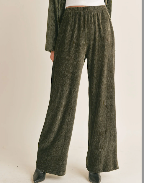 Sadie & Sage Loreliai Velvet Pant- Olive