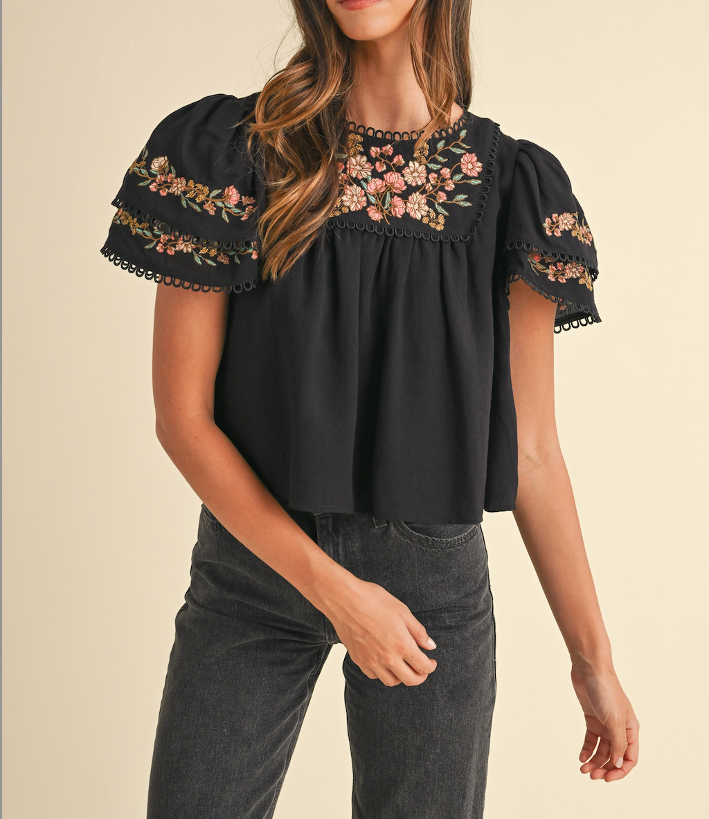 FLORAL EMBROIDERED RUFFLE SLEEVE TOP